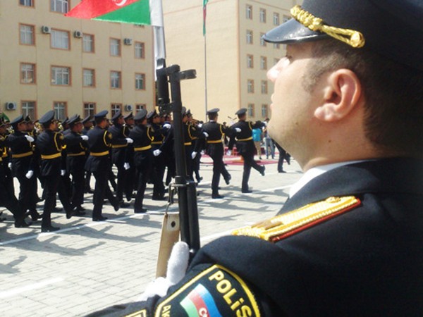 Azərbaycanda polislərlə bağlı yeni qərar
