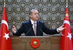 Ərdoğan İstanbuldakı göydələndən Trampın adını götürməyi təklif edib