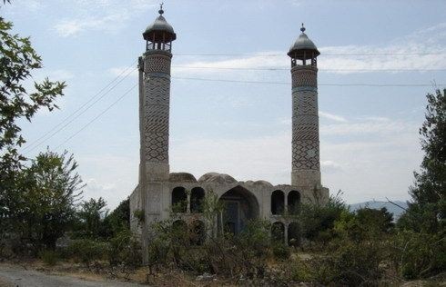Aprel döyüşlərində ermənilərin dağıtdığı tarixi-dini abidələrin siyahısı açıqlanıb