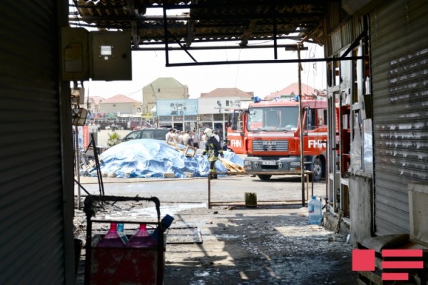 “Maşın bazarı“ndakı yanğın zamanı 5 nəfər zəhərlənib - RƏSMİ