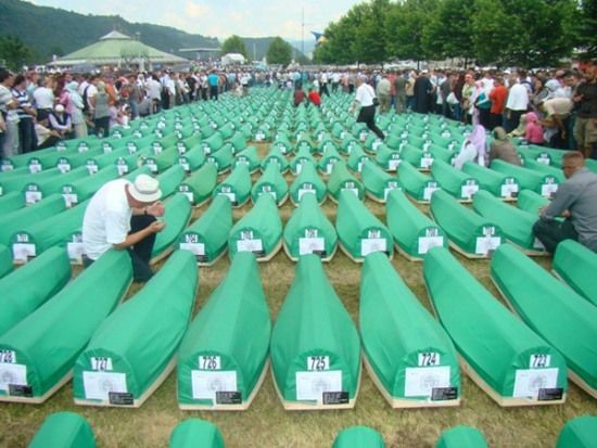 Bu gün Srebrenitsa qətliamının 21-ci ildönümüdür