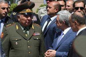 Sarkisyan Baş Qərargah rəisini istefaya göndərir