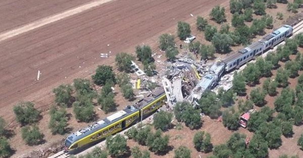 İtaliyada iki qatar toqquşdu: 20 ölü
