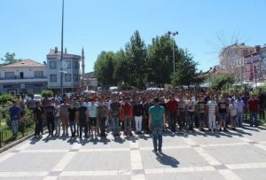 Türkiyədə suriyalı qaçqınların Beyşehirdən çıxarılması tələb olundu