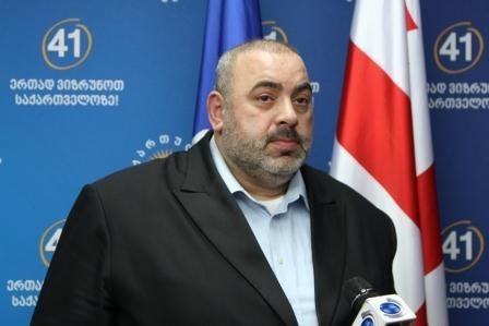 Saakaşvilinin düşməni müdafiə naziri olur