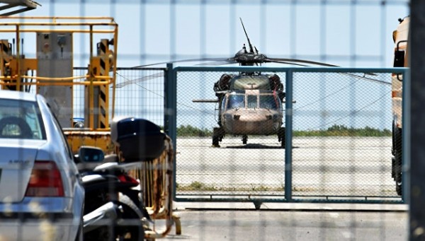 Yunanıstana qaçan qiyamçıların helikopteri Türkiyəyə qaytarılıb