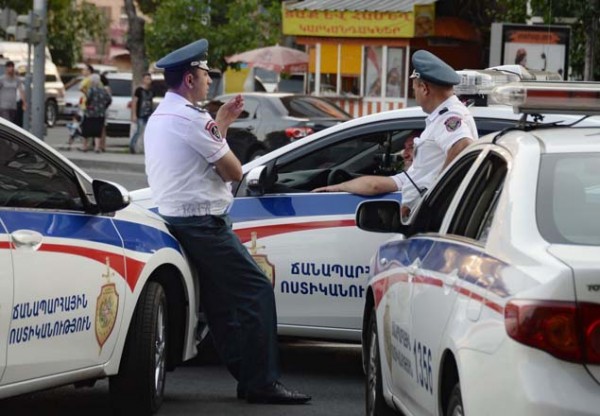 Yerevanda polis binası ələ keçirilib: ölən və yaralananlar var - YENİLƏNİB