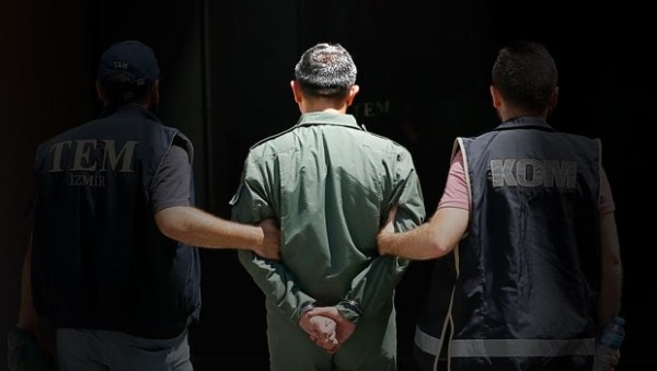 Türkiyədə hərbi çevrilişə cəhddən sonra 2418 hərbçi həbs edilib