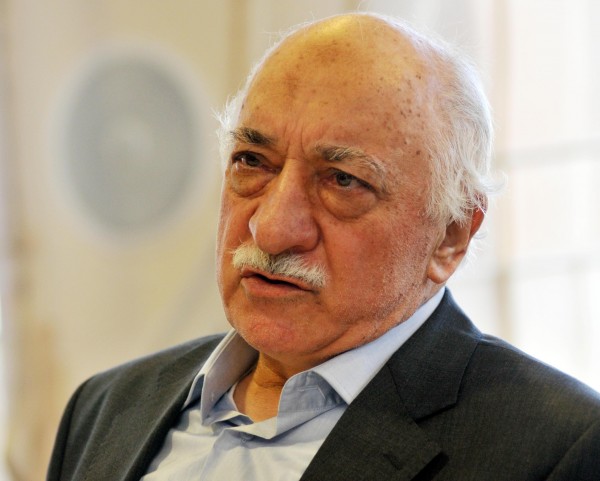 Türkiyə Gülənin pensiyasını kəsdi