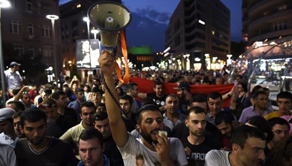 İrəvanda yeni toqquşmalar gözlənilir
