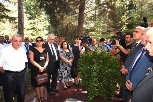 Media nümayəndələri Fəxri Xiyabanda - FOTO