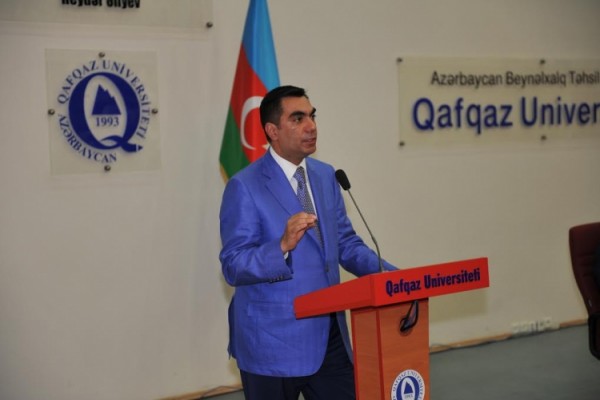 “Heç bir ali məktəb dini cərəyanlara qoşula bilməz” - Elmar Qasımov