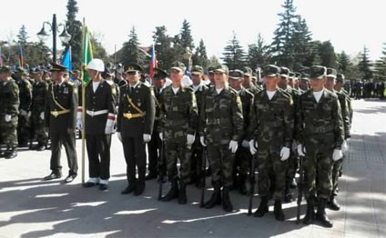 Hərbçi olmaq istəyənlərin imtahanı keçiriləcək