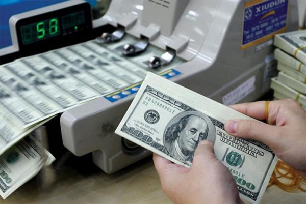Azərbaycanda dolların bahalaşması üçün 6 SƏBƏB