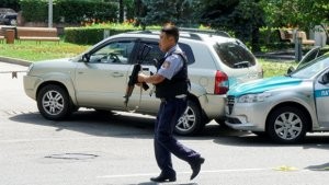Almatıda atışma zamanı yaralanan iki polis əməkdaşı həlak olub