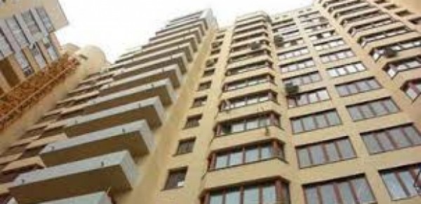 Binəqədidə bir ev bir neçə nəfərə satılıb - 50 nəfər şikayətçidir