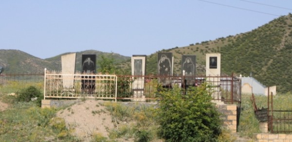 Qəbirstanlıqdan oğurluq edənlər yaxalandı
