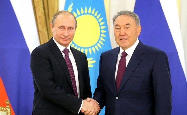 Nazarbayev Putinə: “Poroşenko mənə zəng edib dedi ki...”