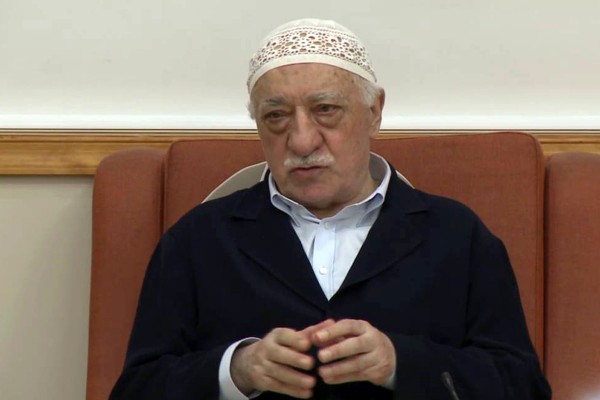 Azərbaycanda 50-yə yaxın müəllim işdən çıxarıldı - FƏTULLAH GÜLƏN İZİ