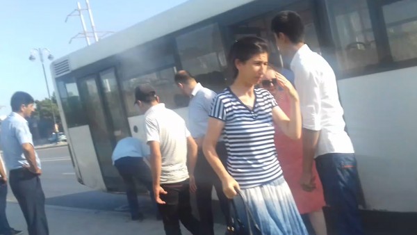 Bakıda sərnişin avtobusu yandı - Texniki yoxlanışdan keçməyibmiş