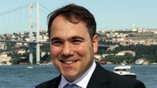 Davudoğlunun sağ əli həbs edildi