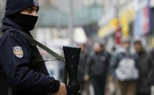 İstanbulda İsrail konsulluğuna hücum cəhdi olub