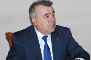 Azərbaycanlı məmur bankomatdan pul çıxararkən dünyasını dəyişdi