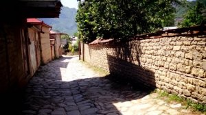 Azərbaycanın turizm mərkəzində şort geymək qadağan edildi?