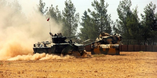 Türkiyənin azad etdiyi bölgədə şiddətli atışma başladı