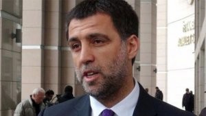 Hakan Şükür peşman olduğunu bildirib
