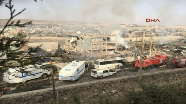 Polis idarəsində bomba yüklü maşın partladıldı: 8 şəhid, 70-dən çox yaralı - YENİLƏNİB