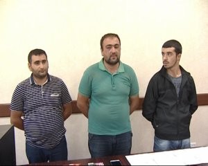 İnternetlə iş axtaranlara qarşı dələduzluq edən dəstə yaxalandı