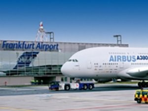 Frankfurt aeroportunda partlayış təhlükəsi
