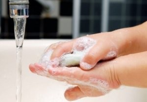 Antibakterial sabunların istehsalı və satışı qadağan edildi