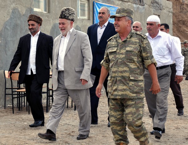 El ağsaqqalları işğaldan azad edilmiş Lələtəpə zirvəsində qurban kəsiblər - FOTO