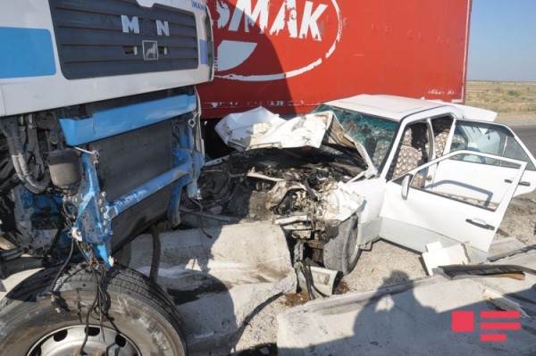 MAN minik avtomobilini əzdi: 1 ölü, 7 yaralı - FOTO - YENİLƏNİB