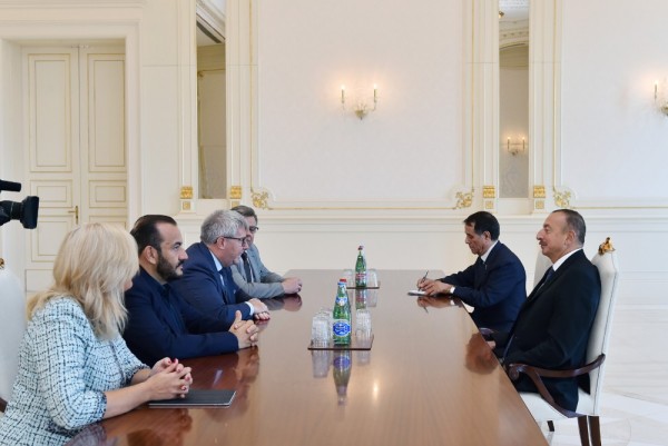 İlham Əliyev Avropa Parlamentinin vitse prezidentini qəbul edib