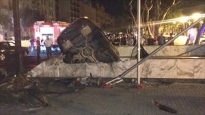 Bakıda “Range Rover“ yeraltı keçidə aşdı