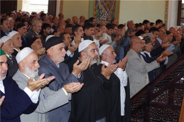 Azərbaycanda bayram namazı qılınıb