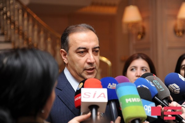 “Xaricdən gələn bəzi həkimlər icazəsiz fəaliyyət göstərirlər”