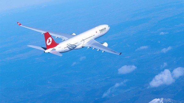 Türkiyə təyyarəsində HƏYƏCANLI ANLAR