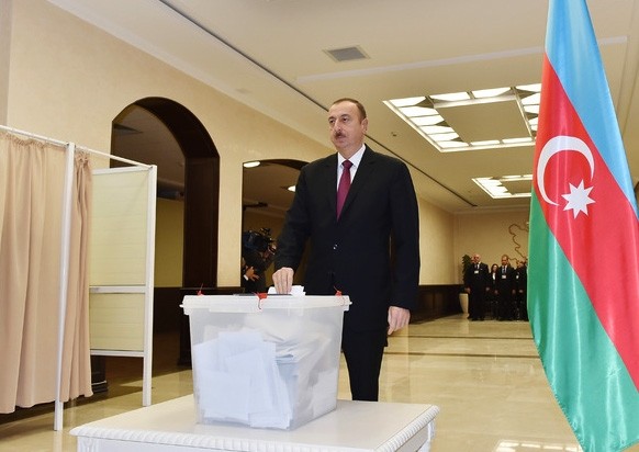 Prezident İlham Əliyev və ailəsi səs verdi