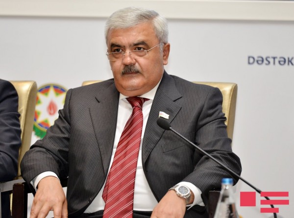 Rövnəq Abdullayev Türkiyənin enerji və təbii ehtiyatlar naziri ilə görüşüb