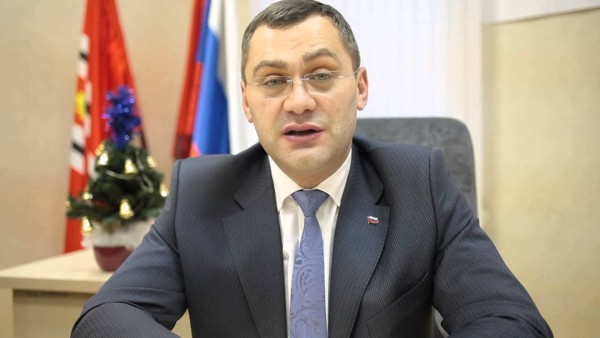 Rusiyada şəhər meri silahlı soyğunçuluğa görə həbs edildi