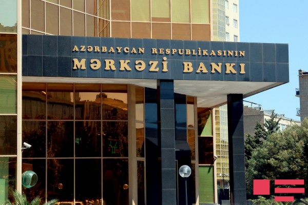 Mərkəzi Bankın valyuta ehtiyatları azalıb