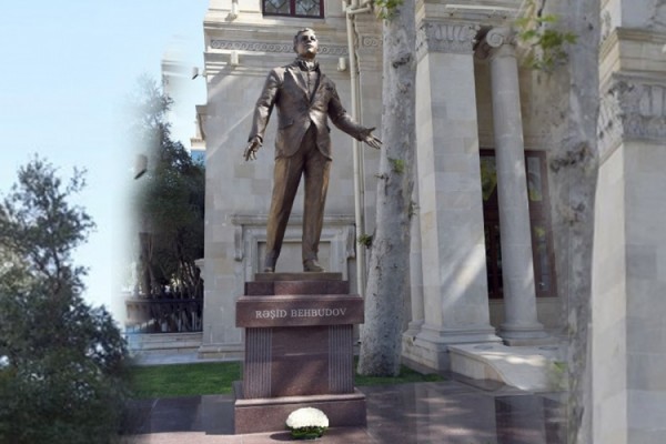 Bakıda Rəşid Behbudovun heykəli açıldı - YENİLƏNİB