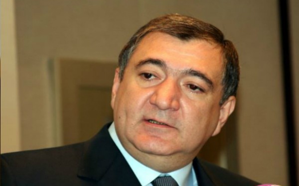 Vergilər nazirinin müşavirlərinin sayı artdı