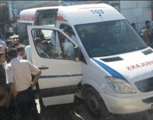 Sabirabadda avtobus qəzaya uğradı: 1 ÖLÜ, 11 YARALI