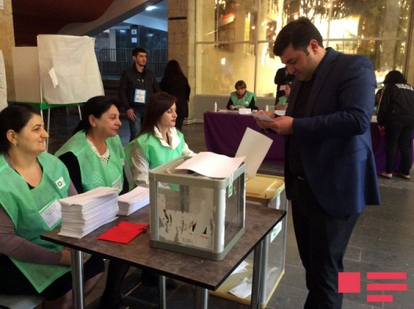 Azərbaycanlı deputatlığa namizədin tərəfdarları həbs edildi