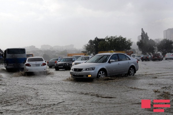 Bakı küçələrinin cəmi 16%-də kanalizasiya sistemi var